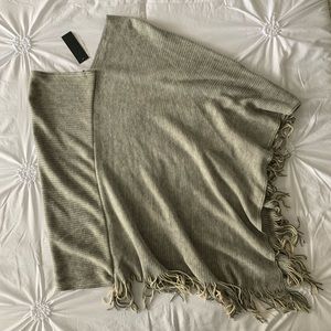 NWT Steve Madden one size gray shawl with fringes